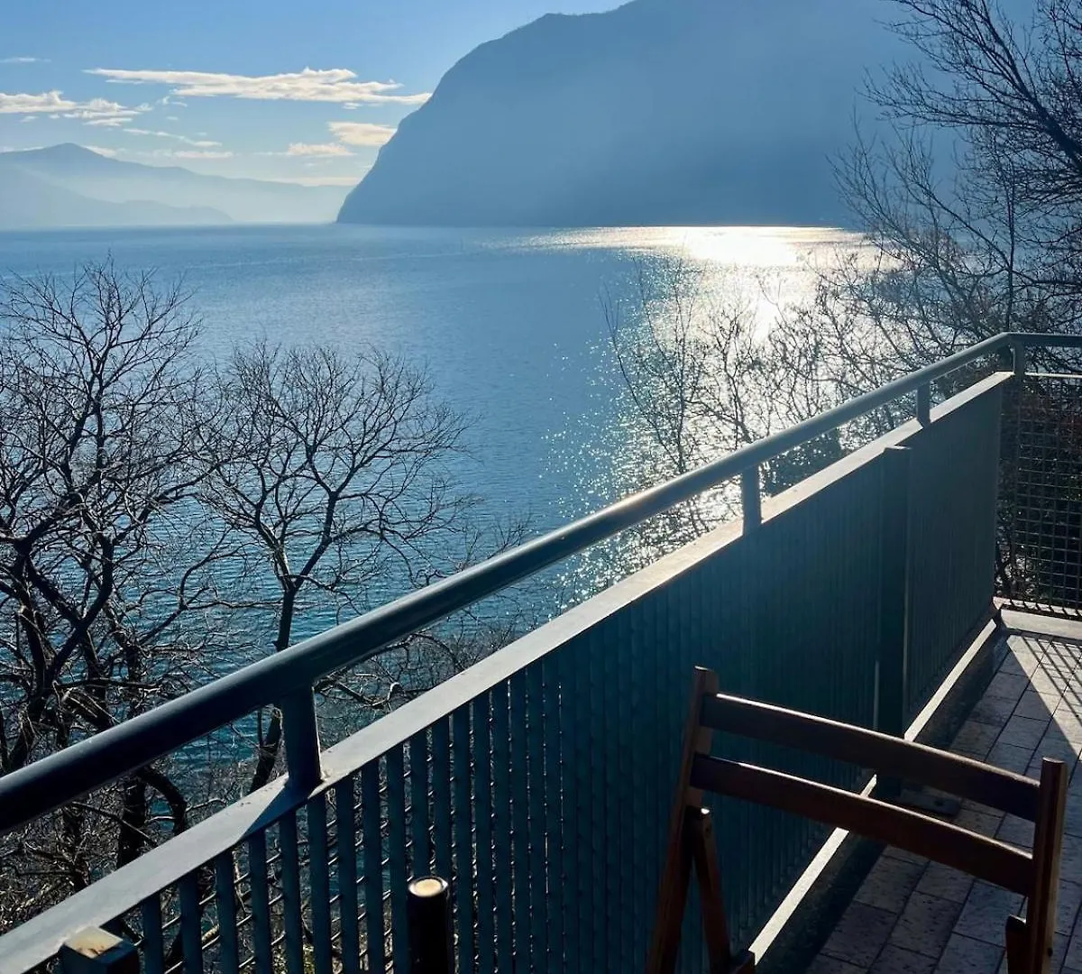 Appartamento Sul Lago Con Terrazza Panoramica Riva di Solto Ιταλία